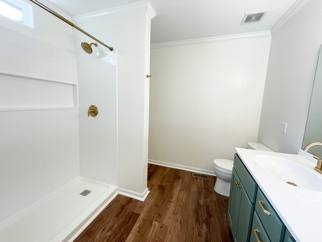 Building Photo - 405 Cami Forest Ln