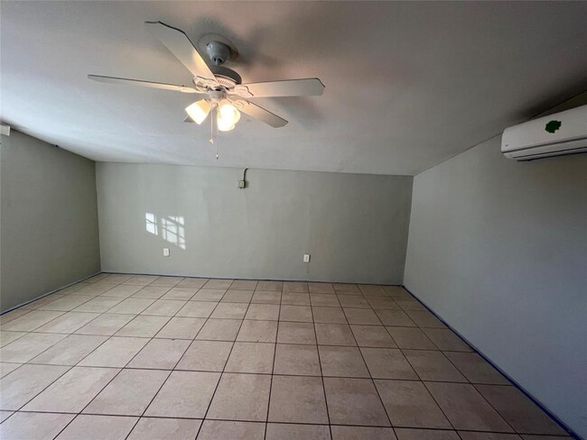 Building Photo - 3 bedroom in Miami Gardens FL 33056