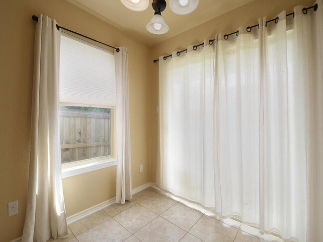 Building Photo - 1200 Brendon Lee Lane