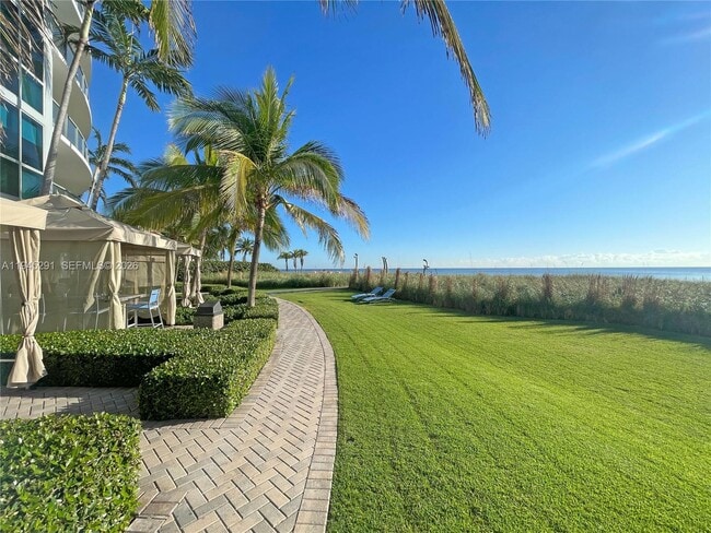 Building Photo - 1200 Holiday Dr