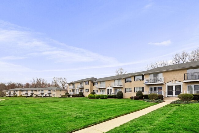 Building Photo - The Park at Freehold