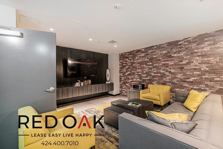 Building Photo - 102 N Glendale Ave