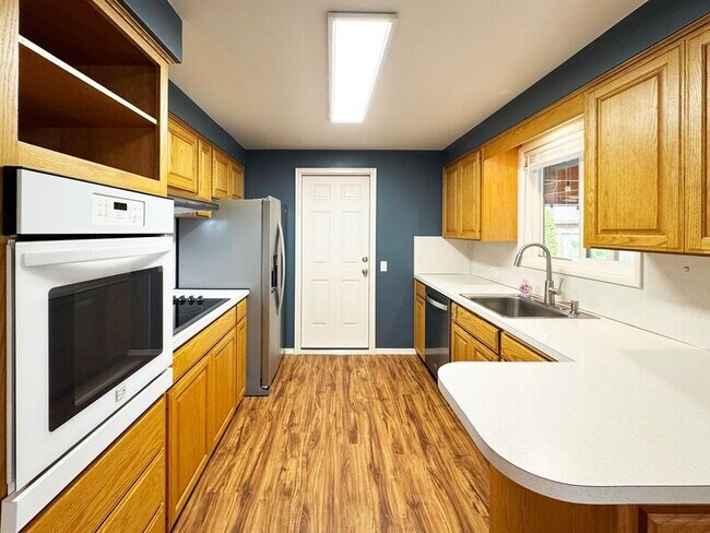 Building Photo - 2409 Ranch Dr