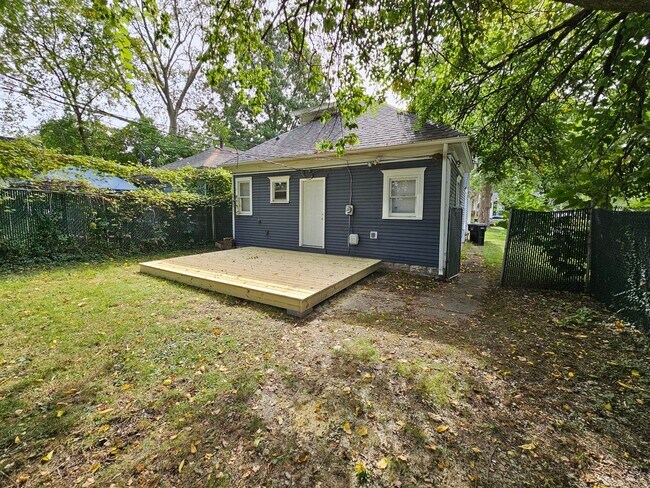 Building Photo - 519 Howard St