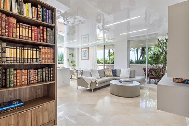 Building Photo - 17555 Atlantic Blvd