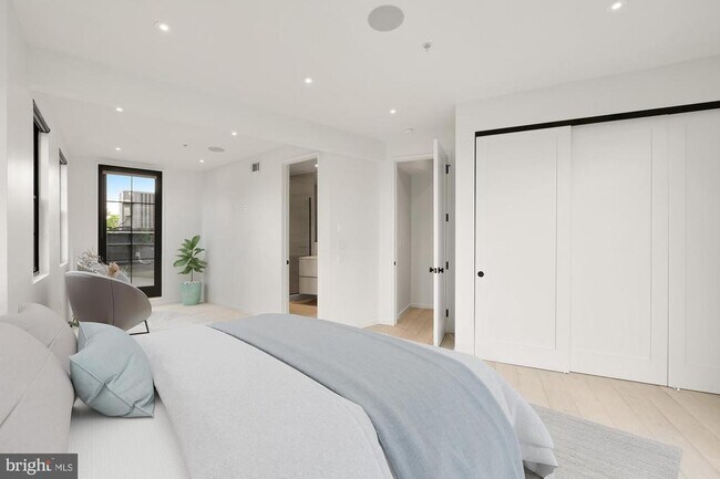 Building Photo - 1451 Maryland Ave NE