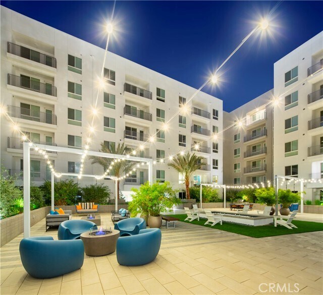 Building Photo - 6235 Topanga Canyon Blvd