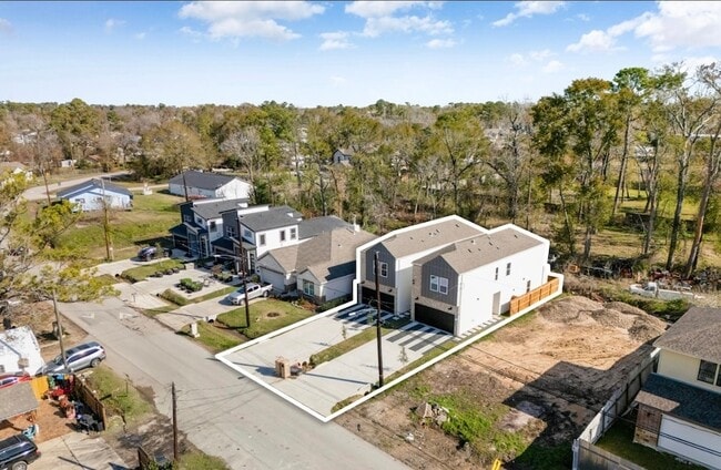 Building Photo - 6216 Carver Rd