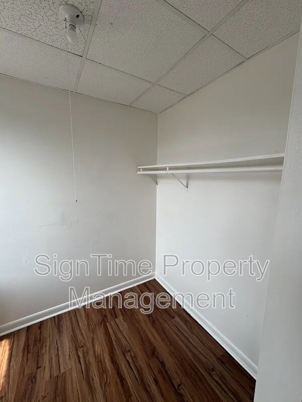 Building Photo - 112 W Franklin St
