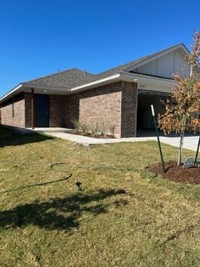 Building Photo - 1st Month Free!