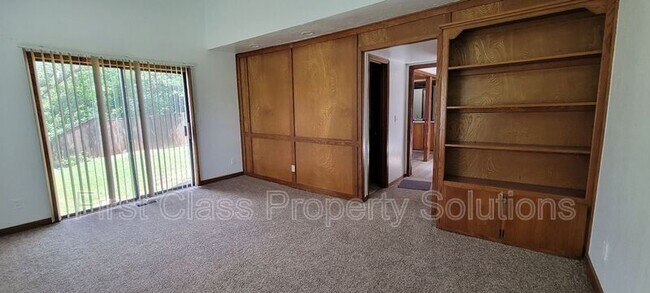 Building Photo - 7407 Kings Manor Ct
