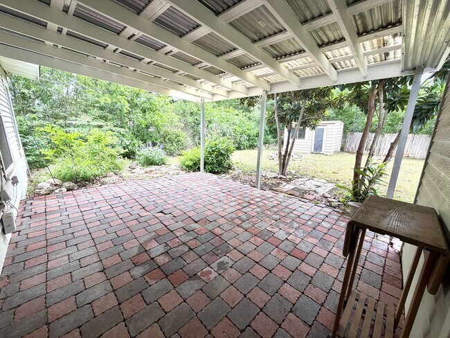 Building Photo - Beautifully Updated Home in Amazing Alamo Heights Area!