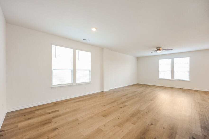 Building Photo - 10403 Monte Carmel Pl