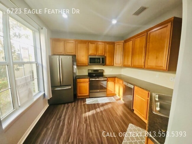 Building Photo - 6723 Eagle Feather Dr