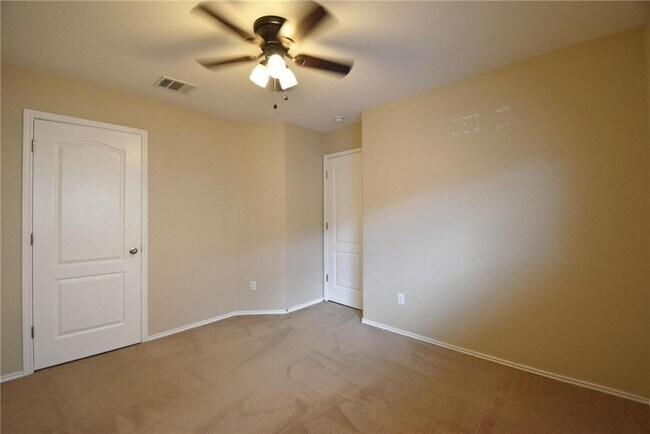 Building Photo - 17429 Bridgefarmer Blvd