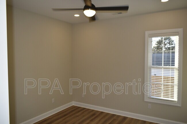 Building Photo - 306 S First St