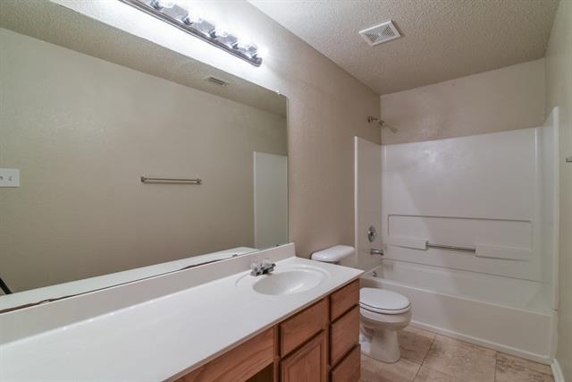 Building Photo - 2106 Delaford Dr