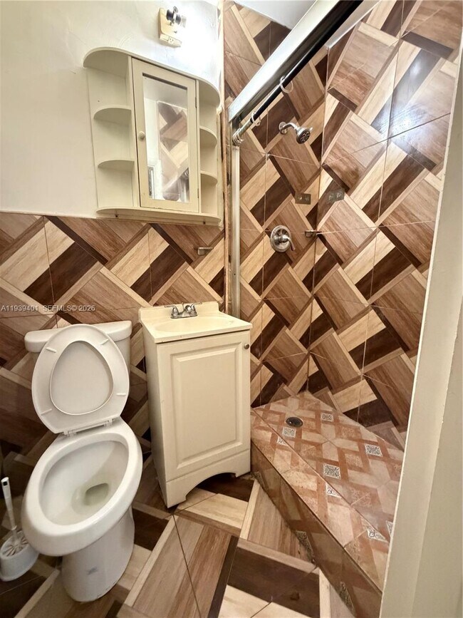 Building Photo - 19130 NW 5th Pl