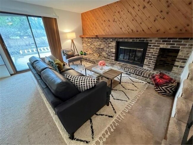 Building Photo - 4514 Quantico Ln N