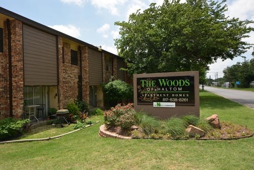 Building Photo - Woods of Haltom Townhomes