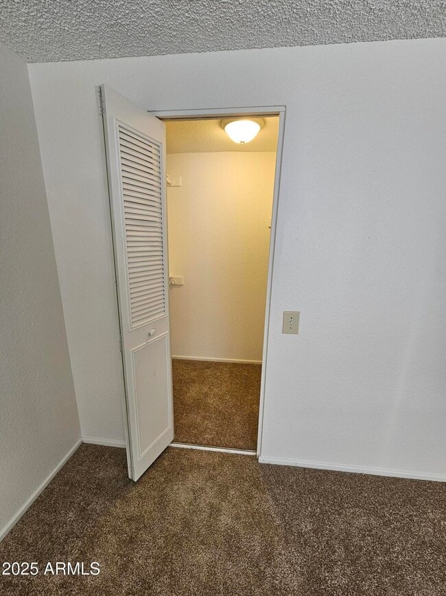 Building Photo - 6231 W Zoe Ella Way