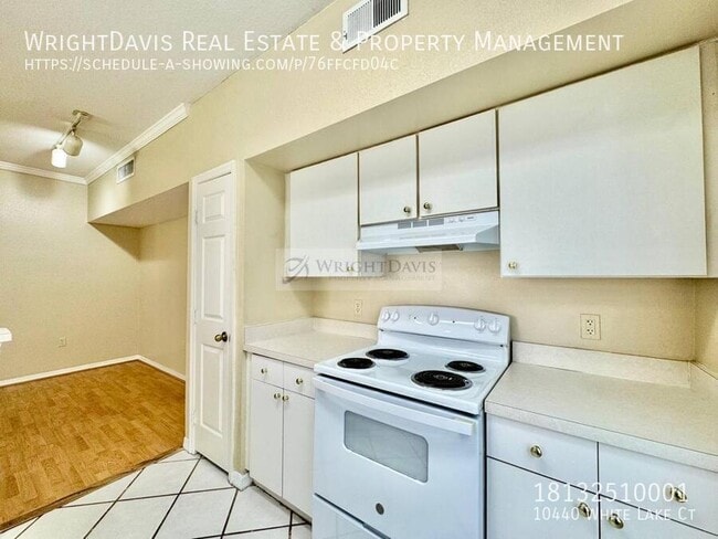Building Photo - 10440 White Lake Ct