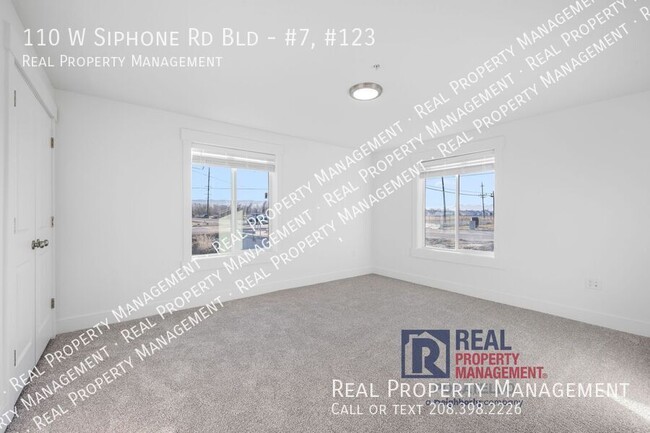 Building Photo - 110 W Siphon Rd