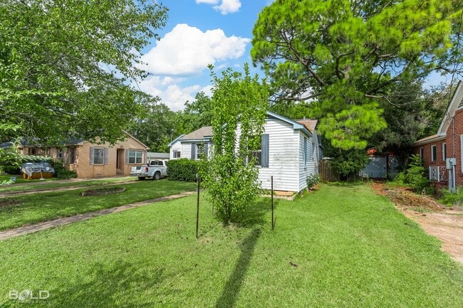 Building Photo - Home For Rent!