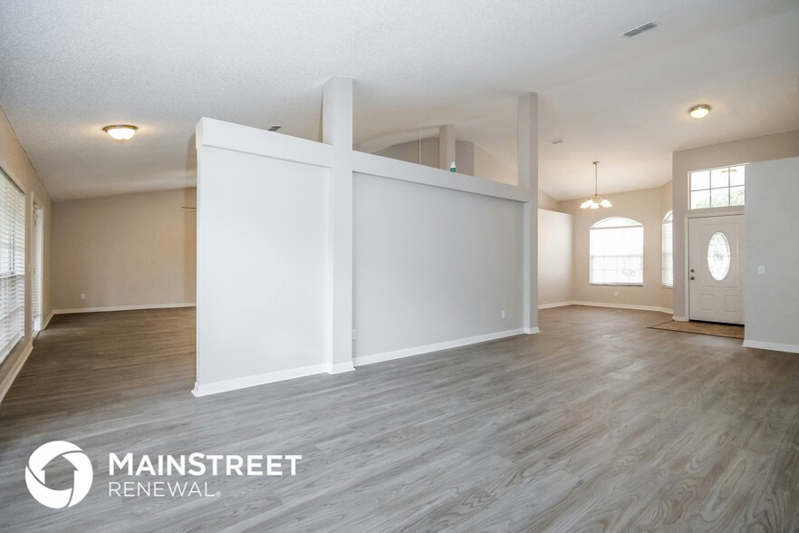 Building Photo - 15313 Heathridge Dr