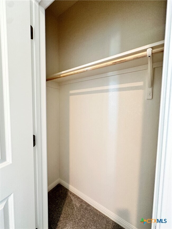 Building Photo - 124 Parrigin Cv