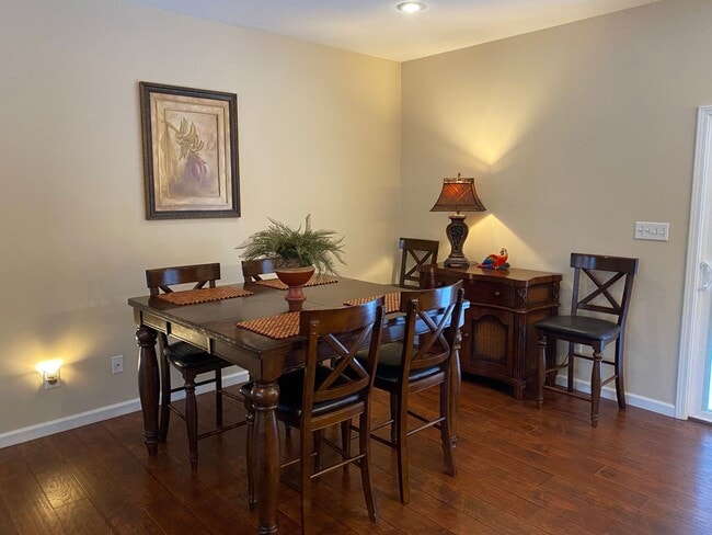 Building Photo - One Level Lake Gaston Home - Hubquarter Cr...