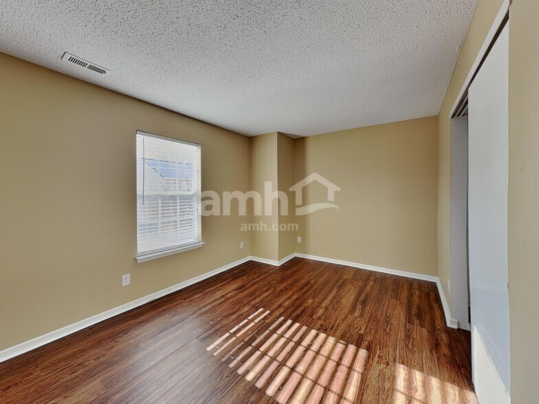 Building Photo - 9915 Sapphire Berry Ln