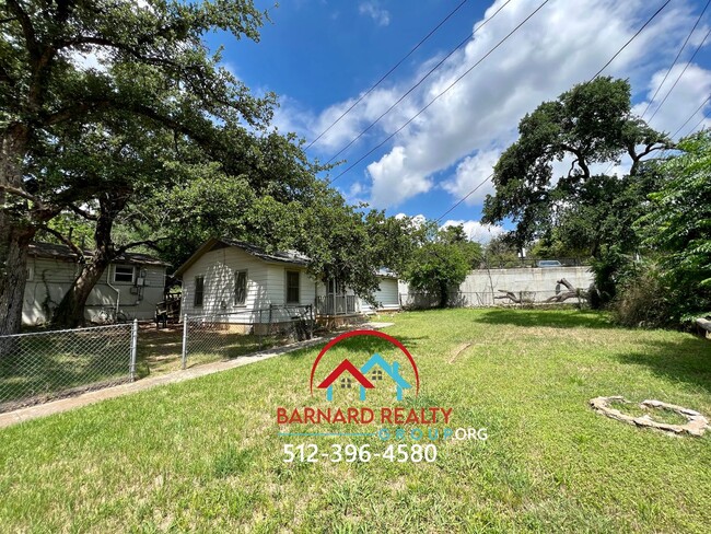 Building Photo - Available July 17: 1950's Home in Great Location...Close to Texas State