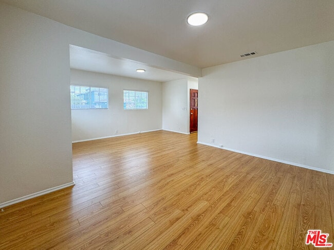 Building Photo - 4459 W 136th St