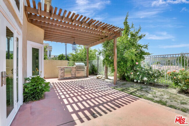Building Photo - 24701 Cll Conejo