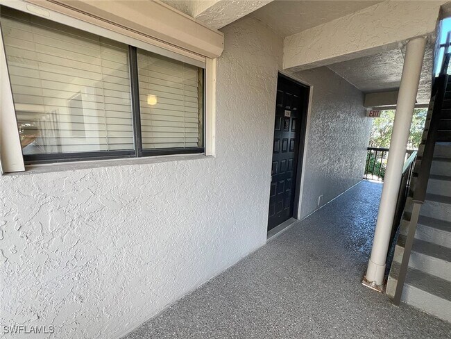 Building Photo - 2121 Collier Ave