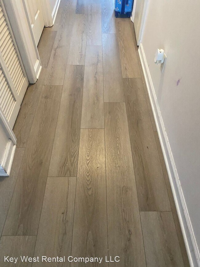 Building Photo - 2 br, 2 bath House - 3389 Northside Drive #12