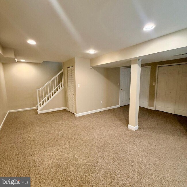 Building Photo - 14605 Nadine Dr