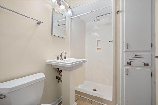 Building Photo - 5510 Gaillard Dr