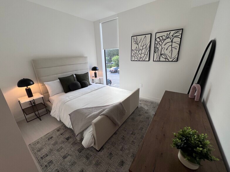 Building Photo - 20421 NW 20th Ct