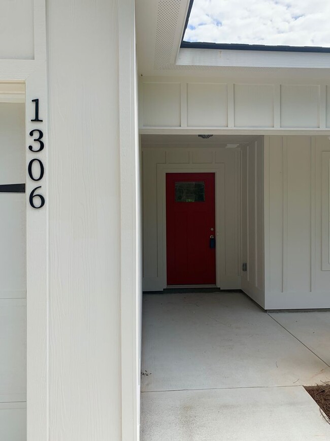 Building Photo - Beautiful Home Available in Opelika!
