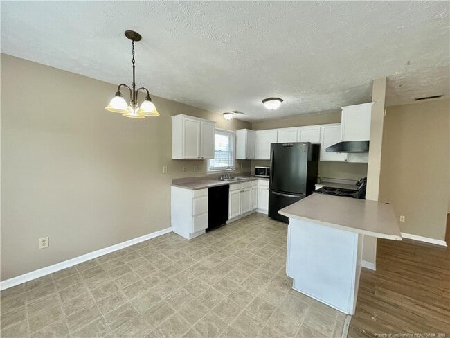 Building Photo - 103 Peregrine Pl