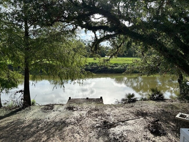 Building Photo - 327 Bayou Rd