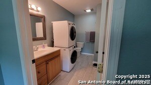 Building Photo - 1108 Canyon Dr