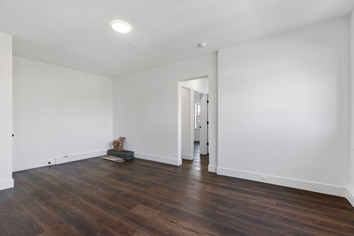 Building Photo - 1555 W Hollywood Ave