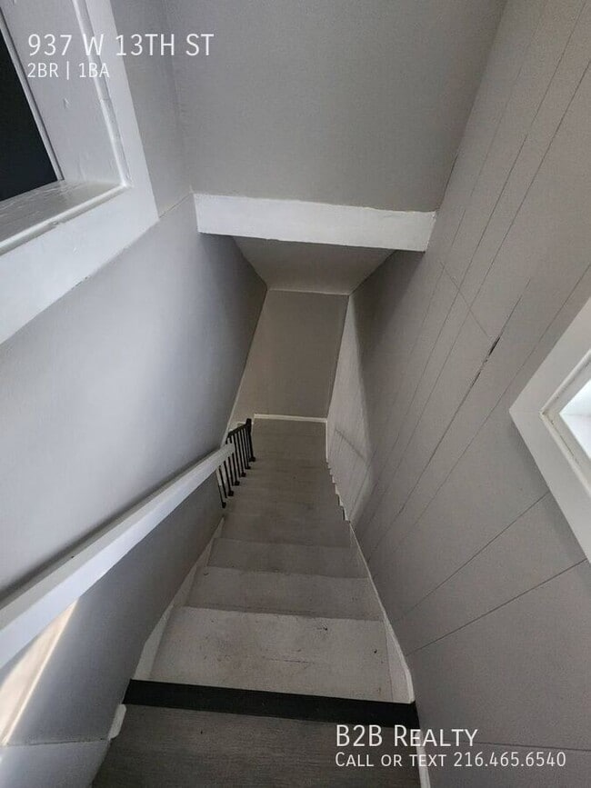 Building Photo - 937 W 13th St