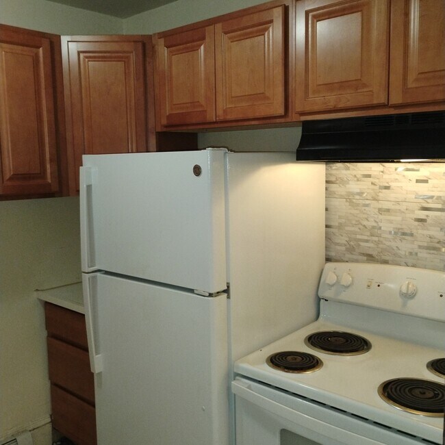 Building Photo - 56 3rd Ave