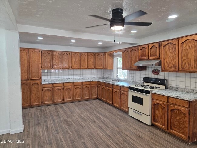 Building Photo - 363 Ontiveros St