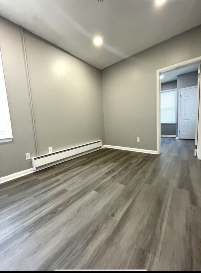 Building Photo - 970 McLean Ave