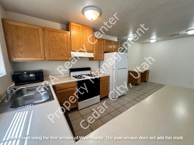Building Photo - Move-In Discount -- 2 Bedroom - 2 bath Apartment with Garage!
